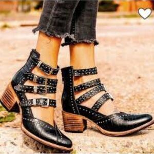 Freebird Felicity Strappy Studded Buckle Bootie Womens 8 Black Leather Red Sole